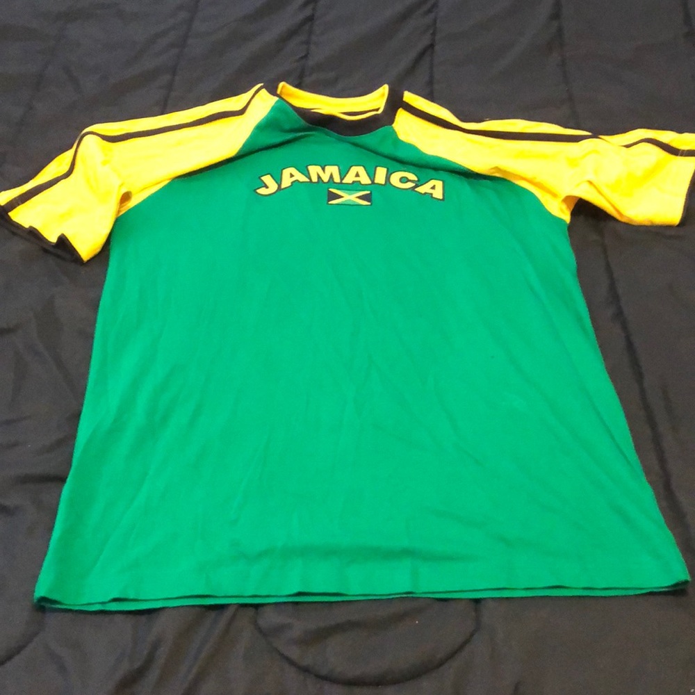 Jamaican T-shirt comes with flip flops